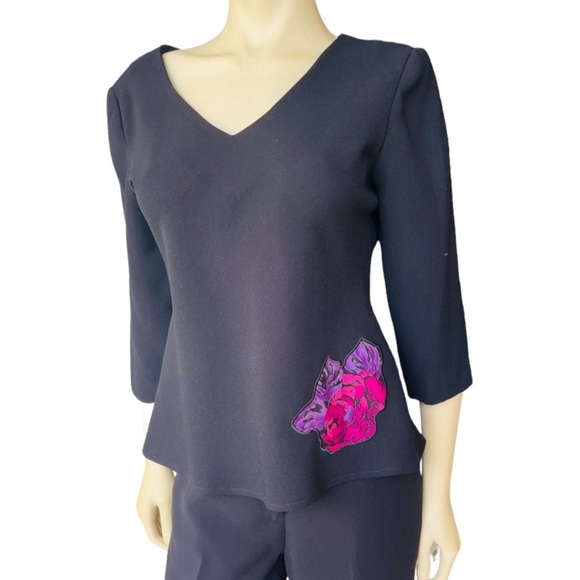 Studio I Custom Flower Appliqué Women’s Top - Picture 2 of 7